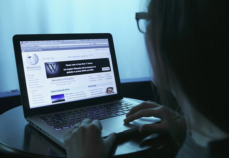 mec ameaça processar wikipédia